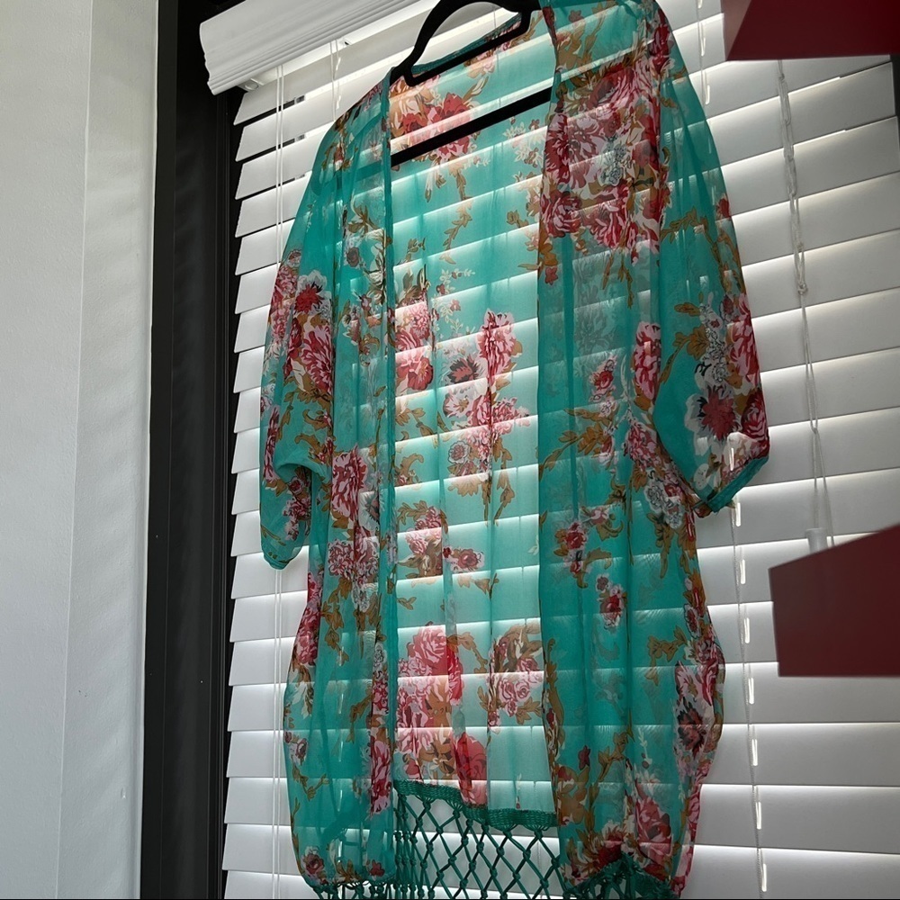 🔥What's Hot Beverly Hills Boutique Kimono w/Tassels! Swim Cover.Very Versatile! - Picture 5 of 7